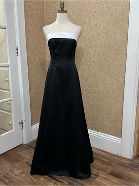VTG Y2K 2000s Black & White Satin Strapless Prom Dress Formal Gown